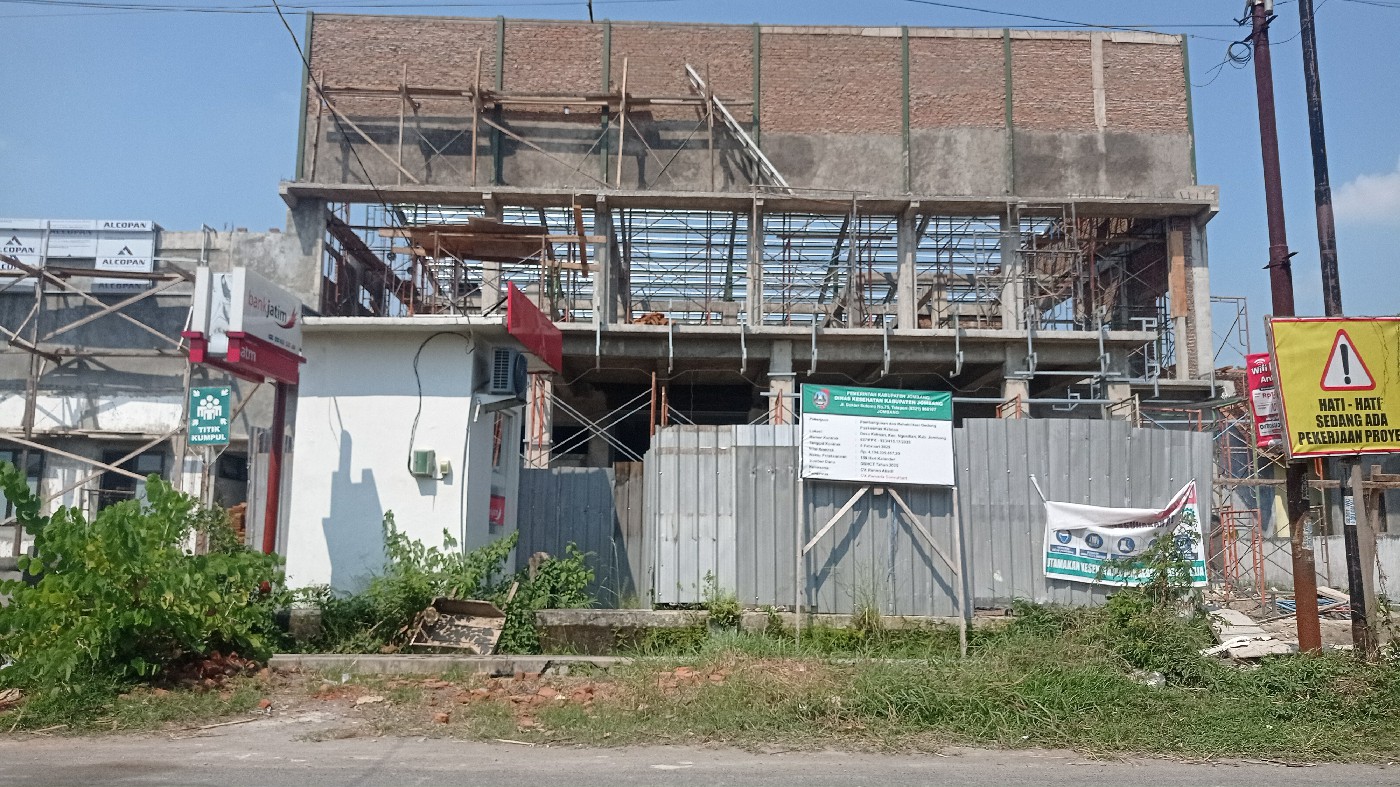 DIKEJAR DEADLINE: Proyek Puskesmas Keboan di Kecamatan Ngusikan jadi salah satu proyek strategis daerah (PSD) 2025, (18/7).