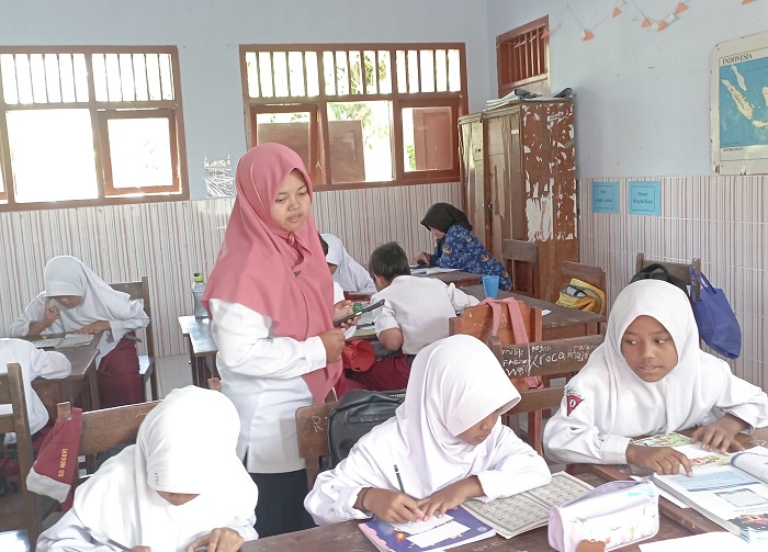 KREATIF: Guru PAI SDN Mojongapit 3 saat mengajar di dalam kelas