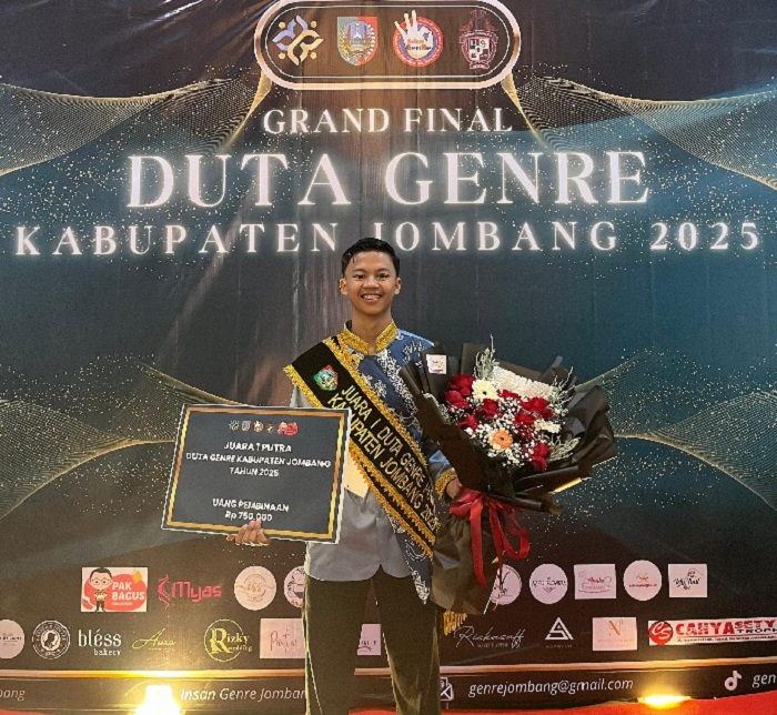 Fachri Zainuar Anugrah saat memenangkan juara 1 Duta Genre Jombang 2025.