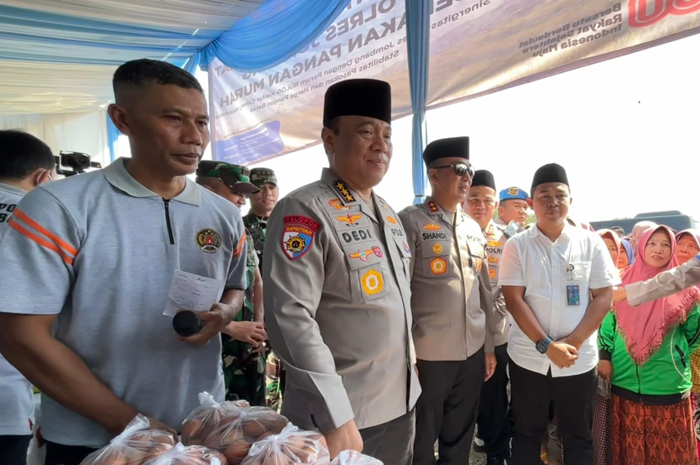 Terus upaya amankan harga beras, Perum Bulog kolaborasi bersama pemerintah daerah, dan instansi pemerintah terkait turut langsung dalam penyaluran beras SPHP (stabilisasi pasokan dan harga pangan).
