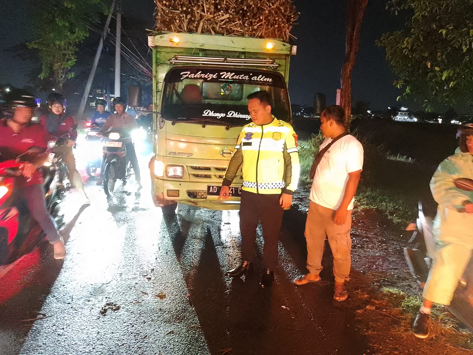Polisi saat melakukan olah kejadian perkara