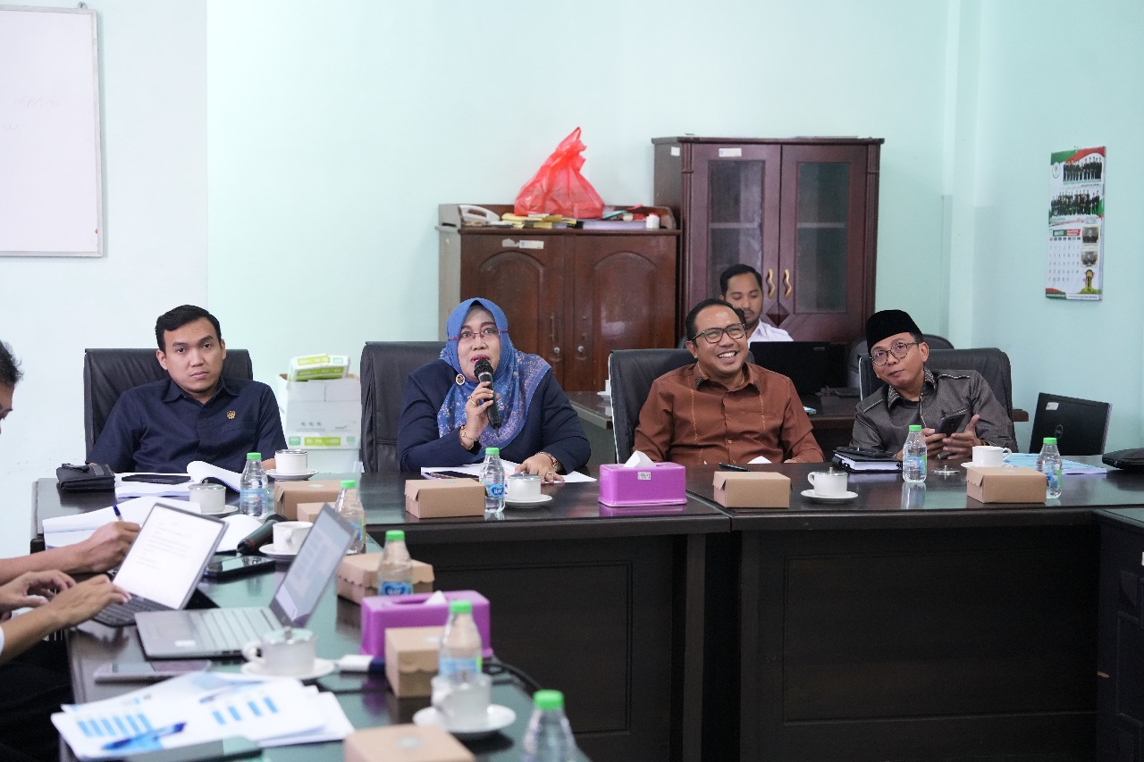 Komisi D DPRD Jombang menyatakan dukungan penuh terhadap kebijakan Pemerintah Kabupaten (Pemkab) Jombang yang akan menaikkan insentif bagi guru Taman Pen-didikan Al-Qur&rsquo;an (TPQ) mulai tahun 2026