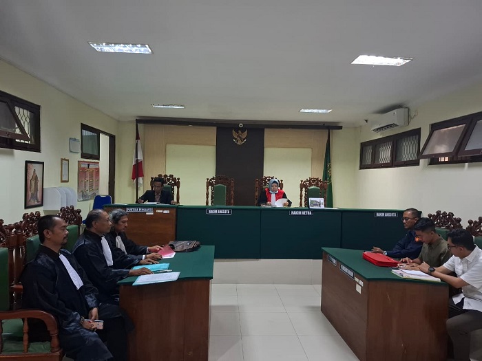 Sidang praperadilan yang dimohonkan Ponco Mardi Utomo, 60, tersangka kasus korupsi penyaluran kredit dari Bank UMKM Jatim ke Perumda Perkebunan Panglungan digelar pada Kamis (14/8).