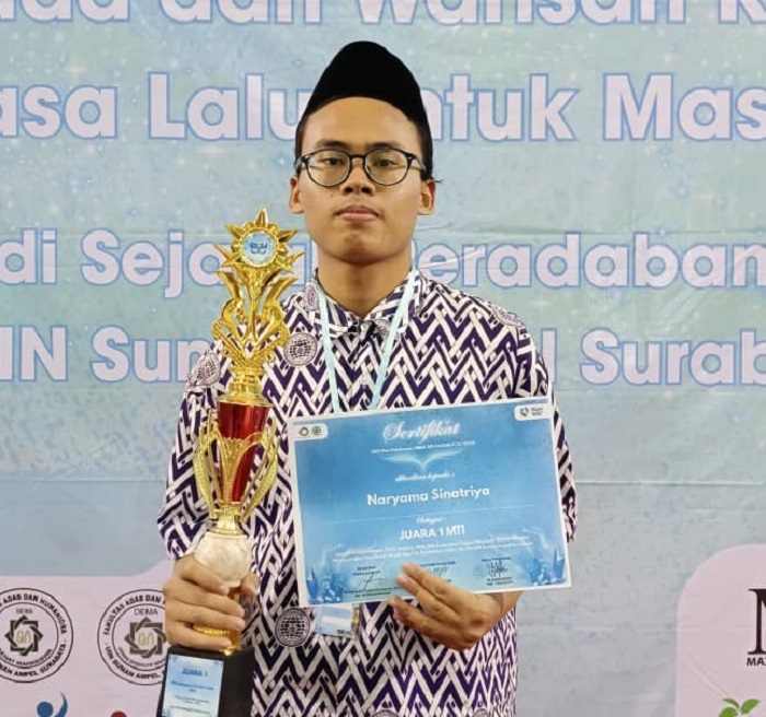 JUARA: Naryama Sinatriya siswa kelas 11 MAN PK MAN 4 Mambaul Maarif Denanyar Jombang sukses Meraih Juara 1 MTI Nasional 2025.