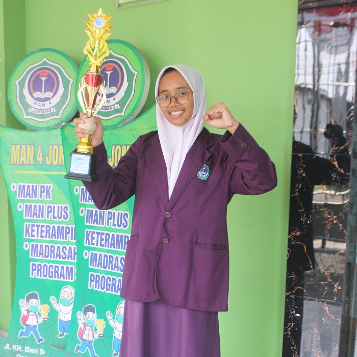 Hanyda Nisaul Muslim, Siswi MAN PK MAN 4 Jombang PP Mambaul Maarif