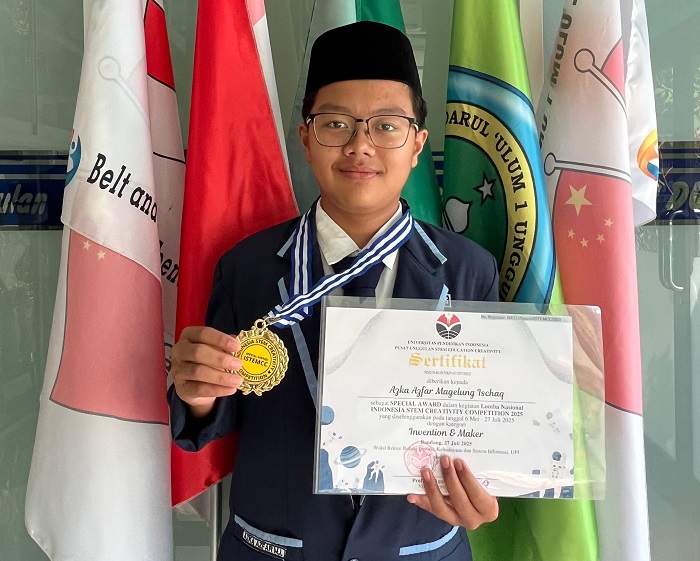 Azka Azfar Magelung Ischaq, Kelas IX.10 SMP Darul Ulum 1 Unggulan Peterongan