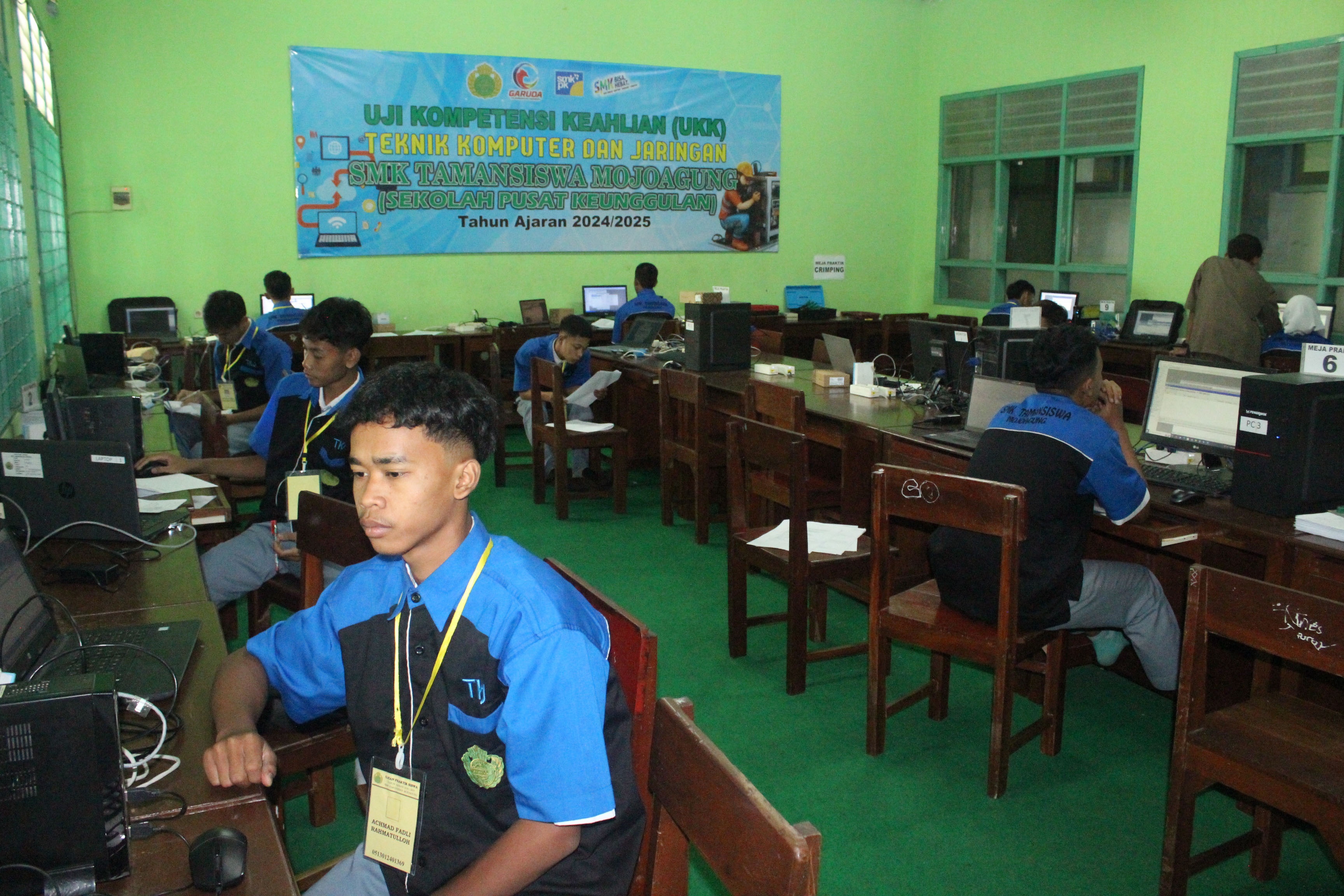 KONSENTRASI KEAHLIAN: Seluruh siswa SMK Tamansiswa Mojoagung mendapat fasilitas memadai di ruang praktik setiap jurusan.