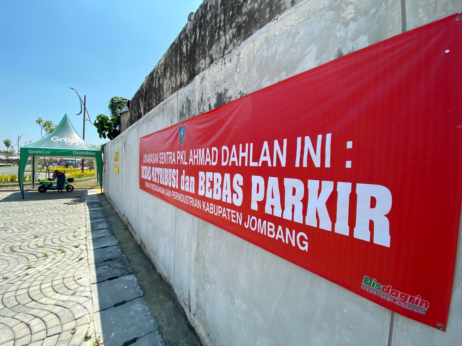 SEMENTARA DIGRATISKAN: Parkir di Sentra PKL KH Ahmad Dahlan digratiskan sejak (8/8) lalu.