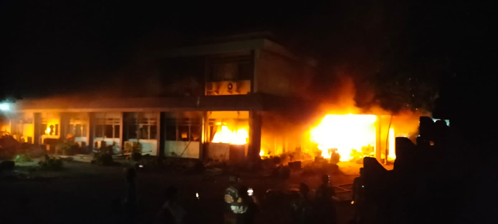 Aksi demonstrasi di Kota dan Kabupaten Kediri berujung anarkis, Sabtu (30/8)