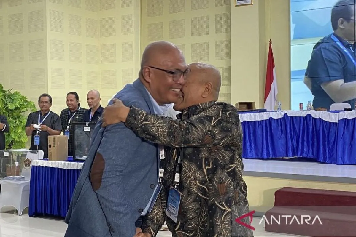 Direktur Utama Lembaga Kantor Berita Nasional (LKBN) ANTARA Akhmad Munir terpilih sebagai Ketua Umum Persatuan Wartawan Indonesia (PWI) Pusat periode 2025&ndash;2030.