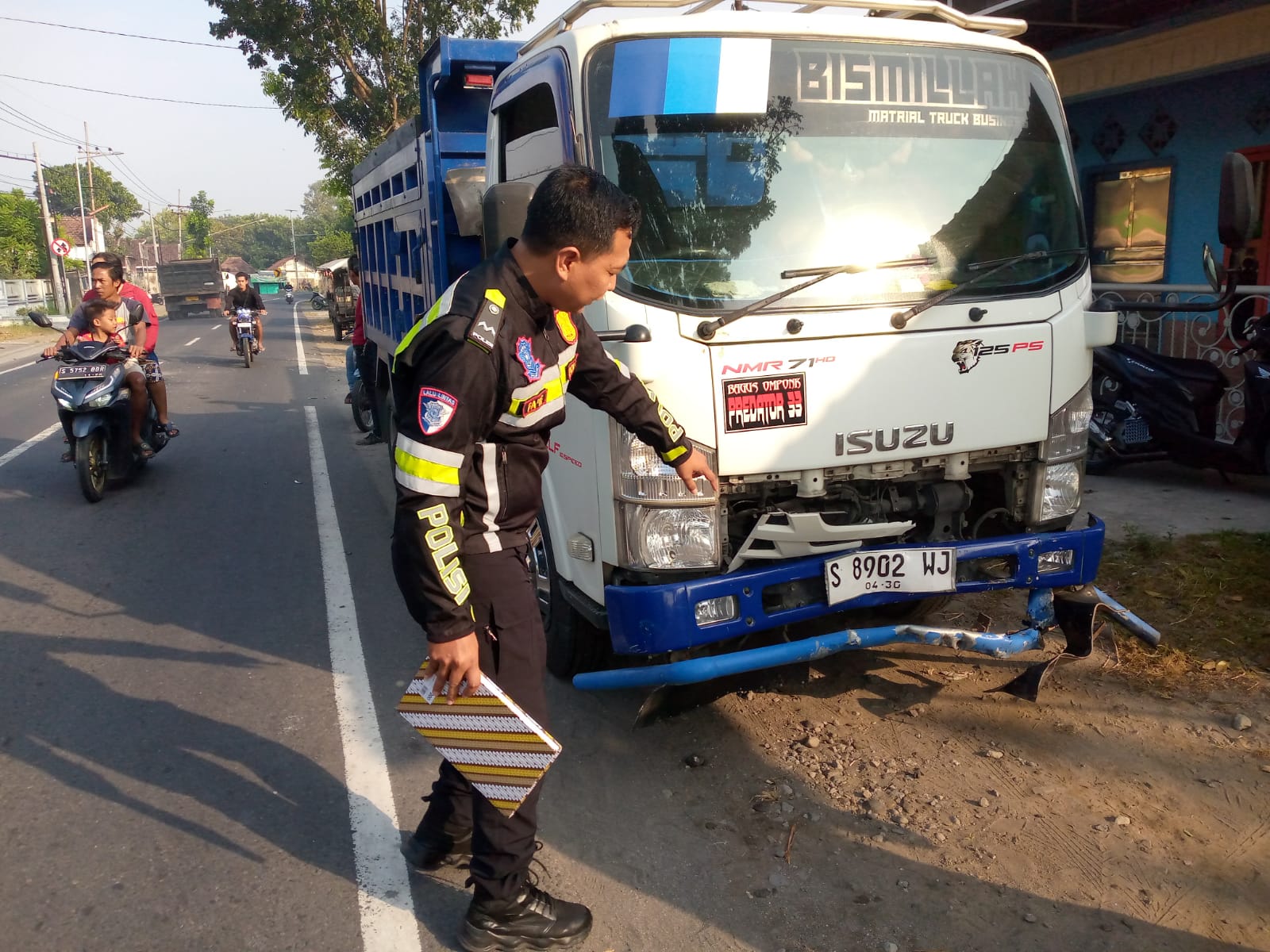 Kecelakaan maut menimpa seorang pelajar terjadi di Jalur Provinsi Dusun Banjarpoh, Desa Pulorejo, Kecamatan Ngoro, Jombang Kamis (4/9) pagi.