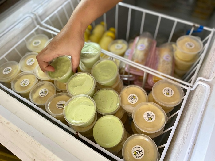 Olahan es krim alpukat asli Wonosalam ini dibuat tanpa bahan pengawet