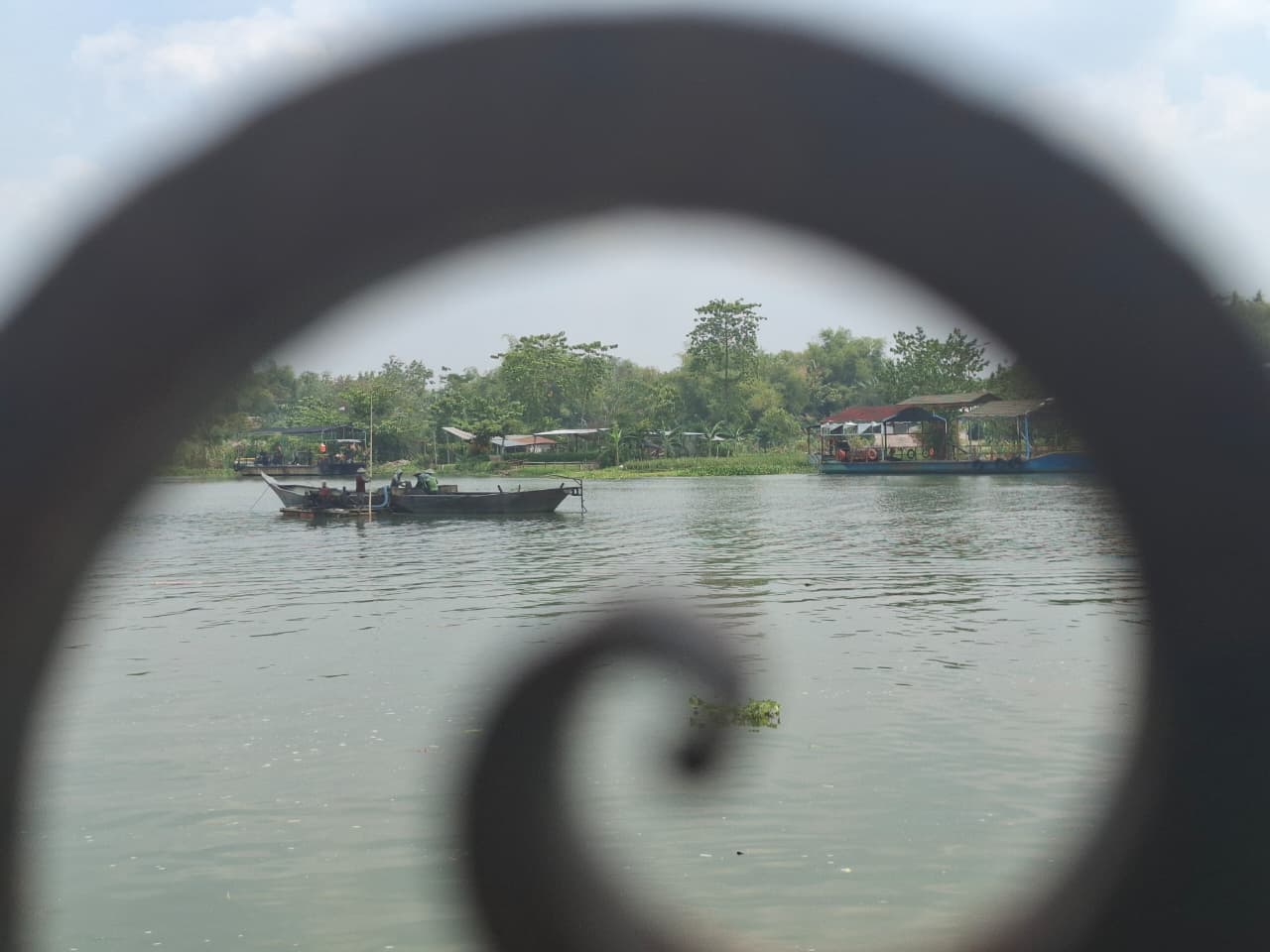 Tambang pasir di Sungai Brantas kembali muncul dan terus bertambah