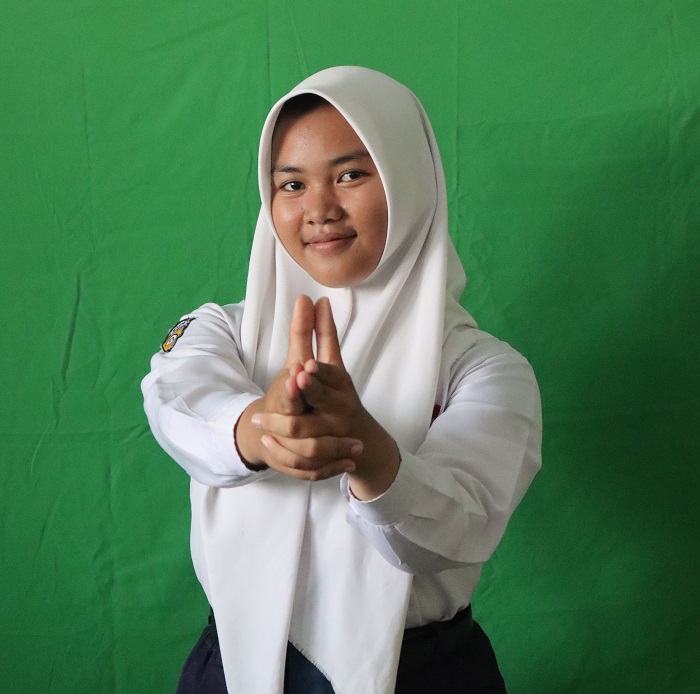 Dian Feby Kusumawardani, Kelas 9D SMP Negeri 2 Perak
