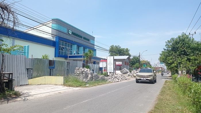 TAK KUNJUNG SELESAI: Proyek Puskesmas Keboan di Desa Keboan, Kecamatan Ngusikan yang molor.  &nbsp;