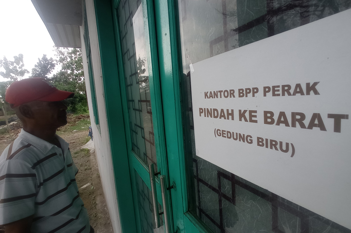 BAKAL DIURUK: Eks kantor BPP di Desa Glagahan, Kecamatan Perak akan digunakan sebagai Terminal Barang.