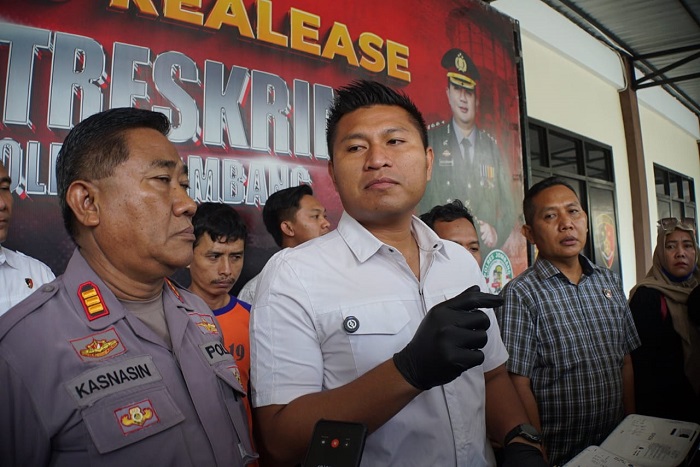 Satuan Reserse Kriminal Polres Jombang berhasil membekuk seorang pelaku pembobolan sekolah dasar yang sempat meresahkan.