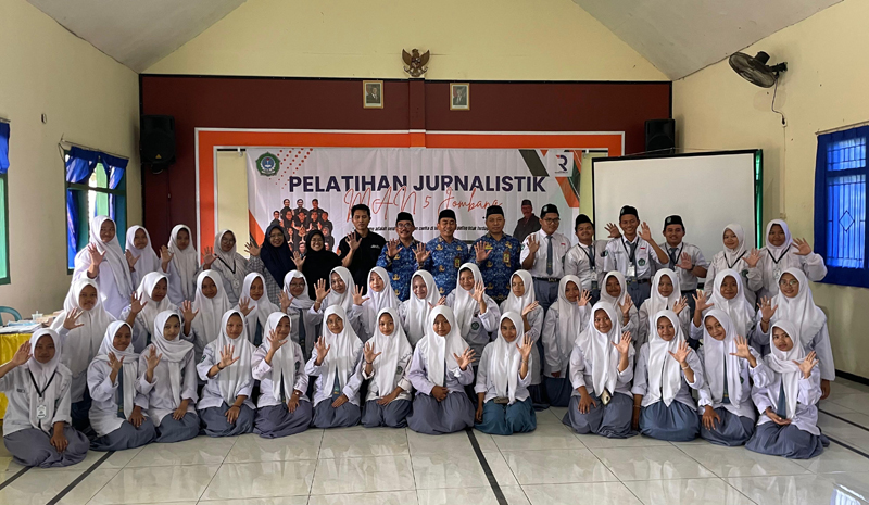 MAN 5 Jombang di Genukwatu Ngoro menggelar pelatihan jurnalistik bekerjasama dengan Jawa Pos Radar Jombang, Rabu (17/9).