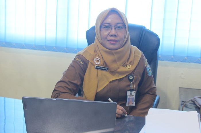 Itha Pujiarti, MPd Kepala SMKN Gudo