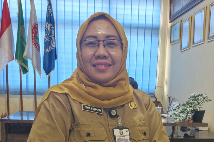 Itha Pujiarti, MPd Kepala SMKN Gudo