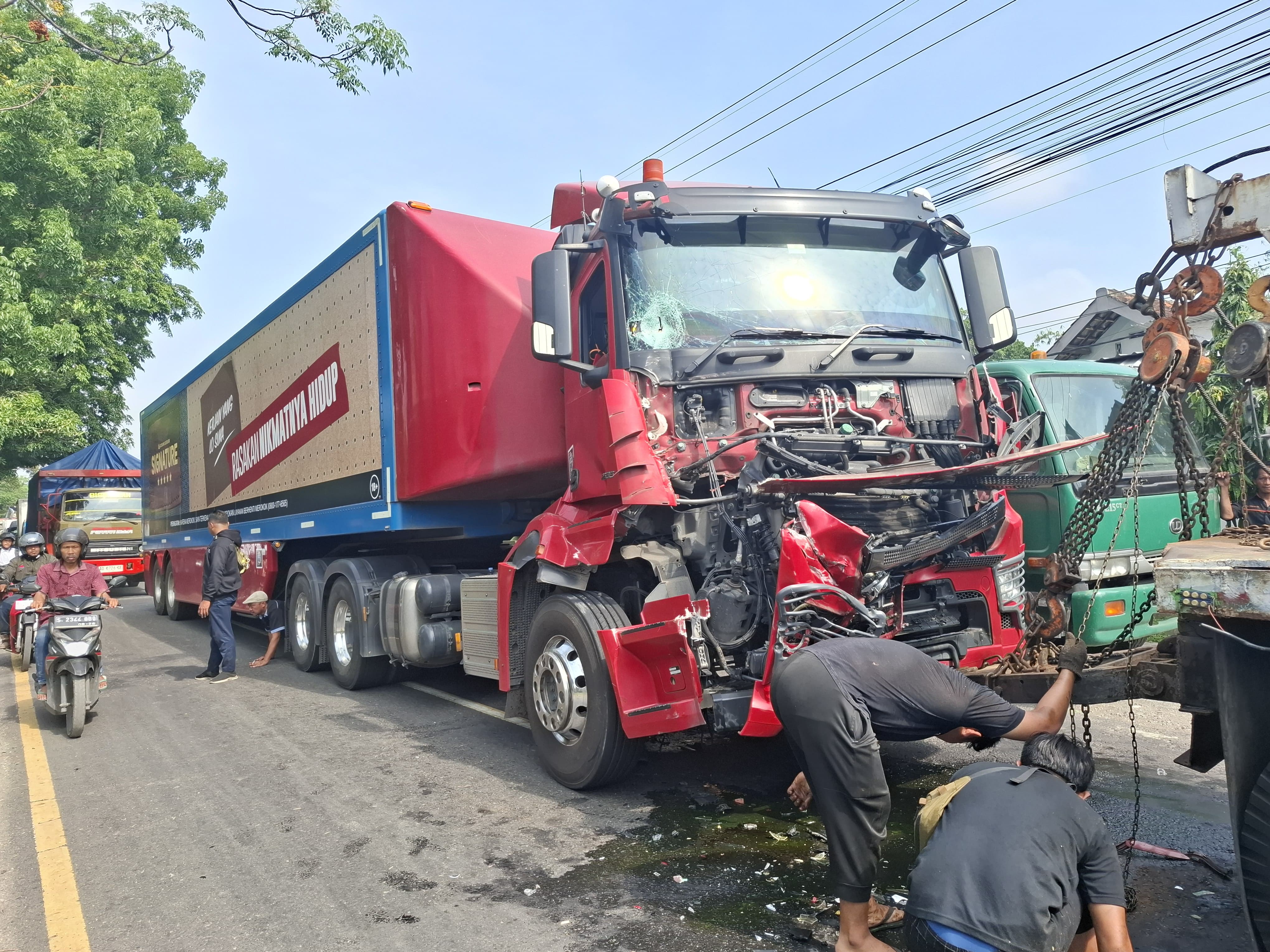 Kondisi truk rokok yang terlibat lakalantas di Jalir Arteri Jombang