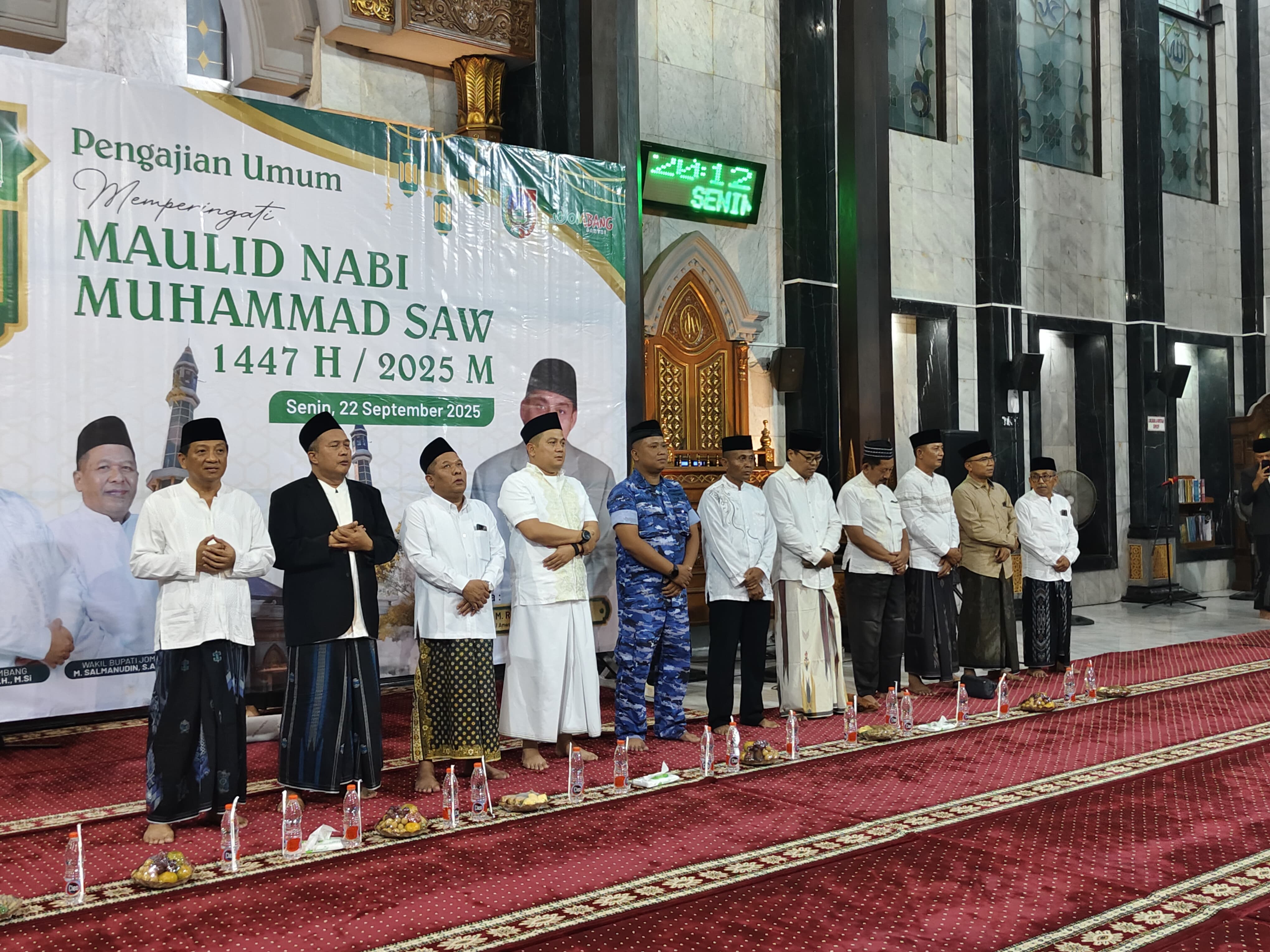 Peringatan Maulid Nabi Muhammad SAW 1447 Hijriah digelar khidmat di Masjid Agung Baitul Mukminin Jombang, Senin (22/9).