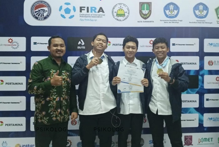 MEMBANGGAKAN: Juara IRT (International Robosport Tournament) FIRA Indonesia Open 2025.