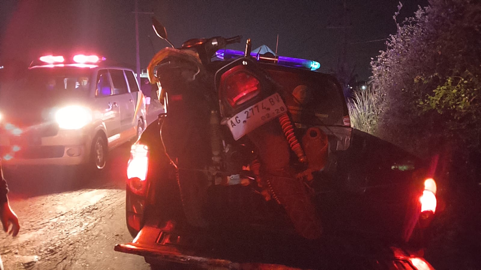 Kecelakaan maut terjadi di Jalan Raya Dusun Banjarsari, Desa Rejoslamet, Kecamatan Mojowarno, Jumat (3/10) malam.