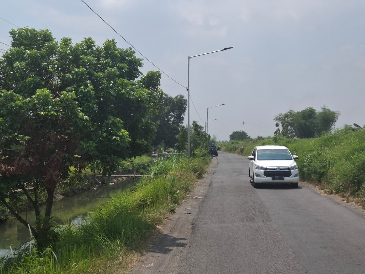 ANYAR: PJU di ruas Ceweng-Kalianyar di Desa Jarakkulon, Kecamatan Jogoroto salah satu program PIK 2025, (27/8).