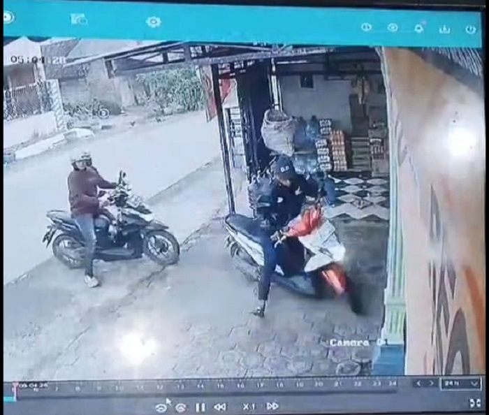 Aksi pencurian kendaraan bermotor di Balongsari Megaluh Jombang yang terekam kamera