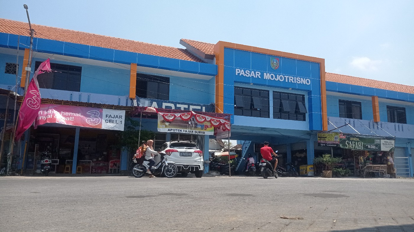 Proyek rehab pasar Mojotrisno Jombang yang kini telah rampung