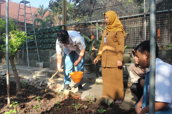 Dr. Siti Rahayu, M.Pd.