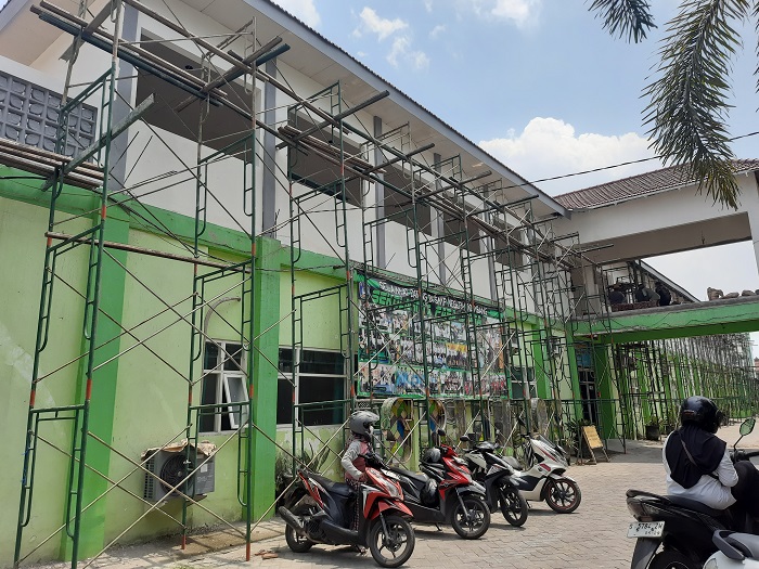 DIKEBUT: Progres rehabilitasi SMPN 1 Jombang (10/9).  &nbsp;