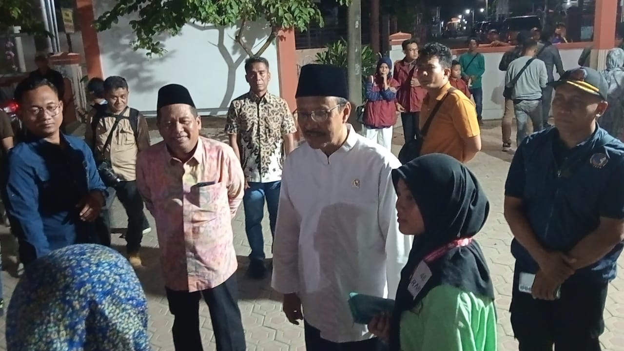 Menteri Sosial (Mensos) Saifullah Yusuf atau Gus Ipul meninjau langsung kegiatan pembelajaran di Sanggar Kegiatan Belajar (SKB) Mojoagung, Desa Mancilan, Kecamatan Mojoagung, Kabupaten Jombang (11/10)
