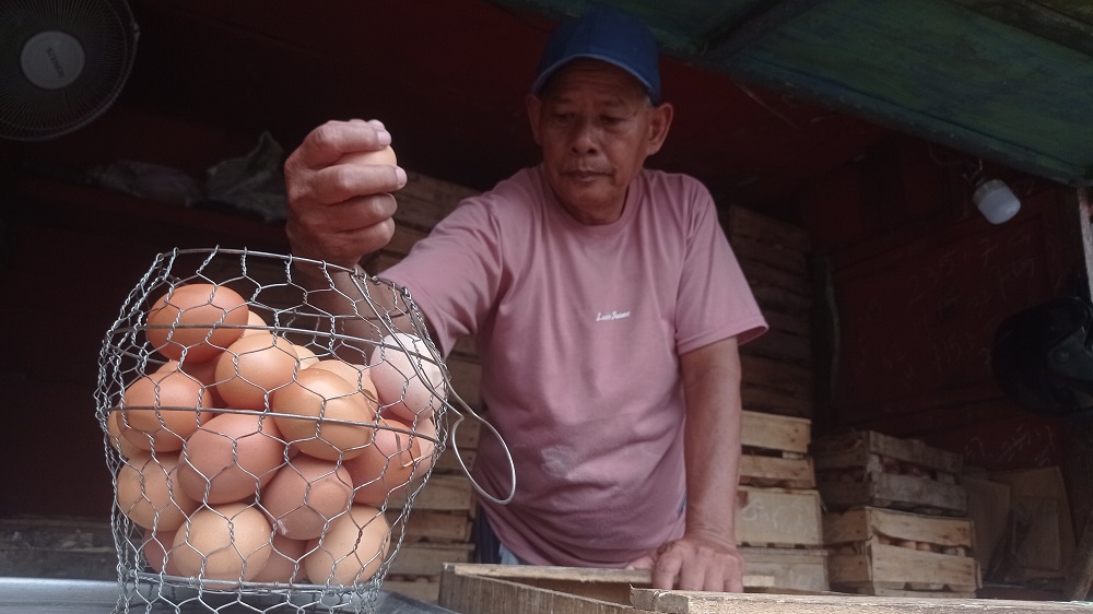 Penjual telur di Pasar Pon Jombang