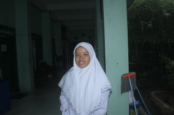 Nadhifa putri matofani kelas 7-C SMP A Wahid Hasyim Tebuireng