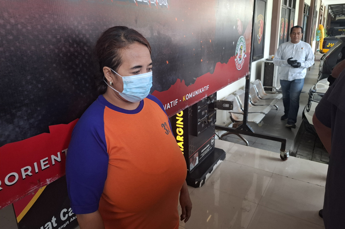 Fauziah Prihatiningsih, 47, wanita yang tega menghabisi nyawa suami sirinya di rumah kontrakan di Desa Johowinong, Kecamatan Mojoagung harus bersiap menghadapi sidang.