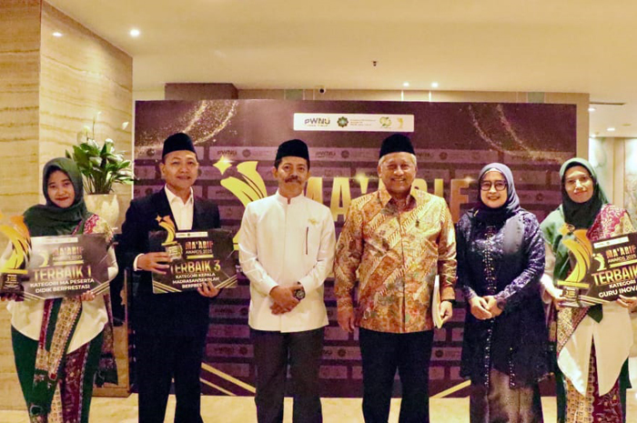 Zuhriya Rohmawati SPd, guru Fisika di MA Unggulan KH Abd Wahab Hasbullah (MA UWH) di lingkup Pondok Pesantren Bahrul Ulum Tambakberas