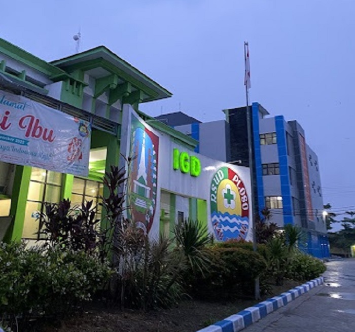Gedung RSUD Ploso yang tampak megah dan representatif
