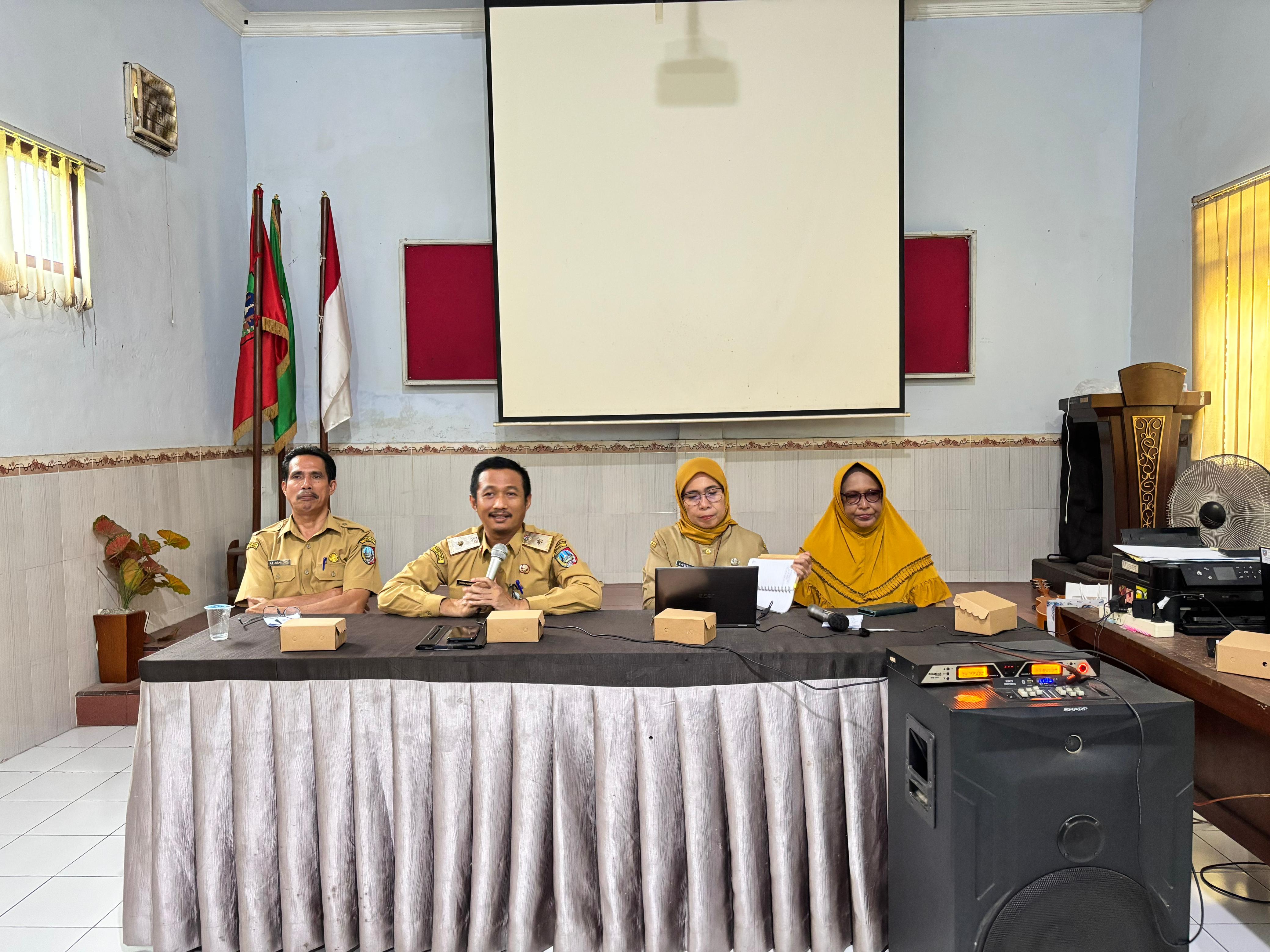 SUKSES: Kepala Dinas Pemberdayaan Masyarakat dan Desa (DPMD) Kabupaten Jombang, Sholahuddin Hadi Sucipto, saat sosialisasi Desa Mandiri.
