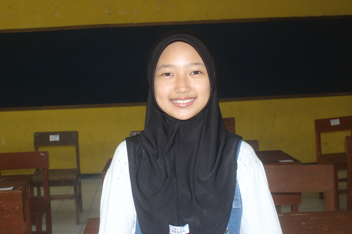 Pungki IndriyaNingsih Kelas 8C MTsN 9 Jombang di Tanjunganom Diwek.
