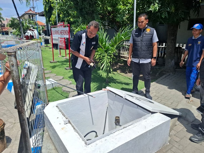 Unit Tipidter Satreskrim Polres Jombang bersama Dinas Perdagangan dan Perindustrian (Disdagrin) Jombang bidang Metrologi Legal turun ke lapangan melakukan inspeksi mendadak (sidak) ke sejumlah SPBU