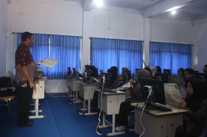 Siswa SMA dan SMK Negeri di Kabupaten Jombang mengikuti tryout Tes Kemampuan Akademik (TKA), Senin-Jumat (20-24/10).