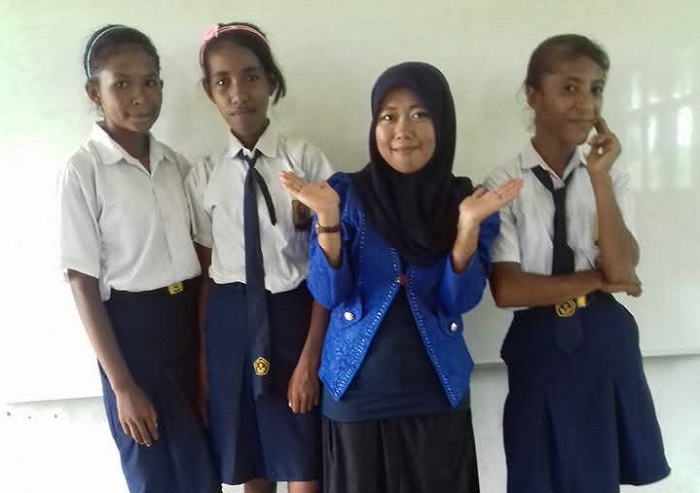 Ismatul Izzati, S.Pd.,Gr, guru kimia SMAN 2 Jombang
