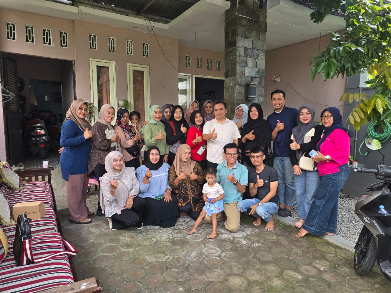 TELADAN: Wakil Ketua DPRD Jombang, HM Syarif Hidayatullah ST MMT (Gus Sentot), saat menghadiri silaturahmi HARPI Kecamatan Jogoroto, Rabu (5/11).
