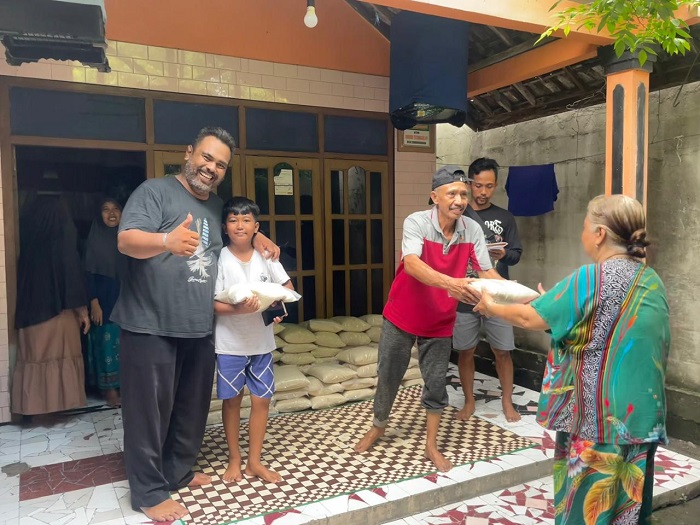 Pemerintah Desa Sambongdukuh, Kecamatan Jombang, kembali menebar kepedulian kepada warganya. Sabtu (8/11/2025)