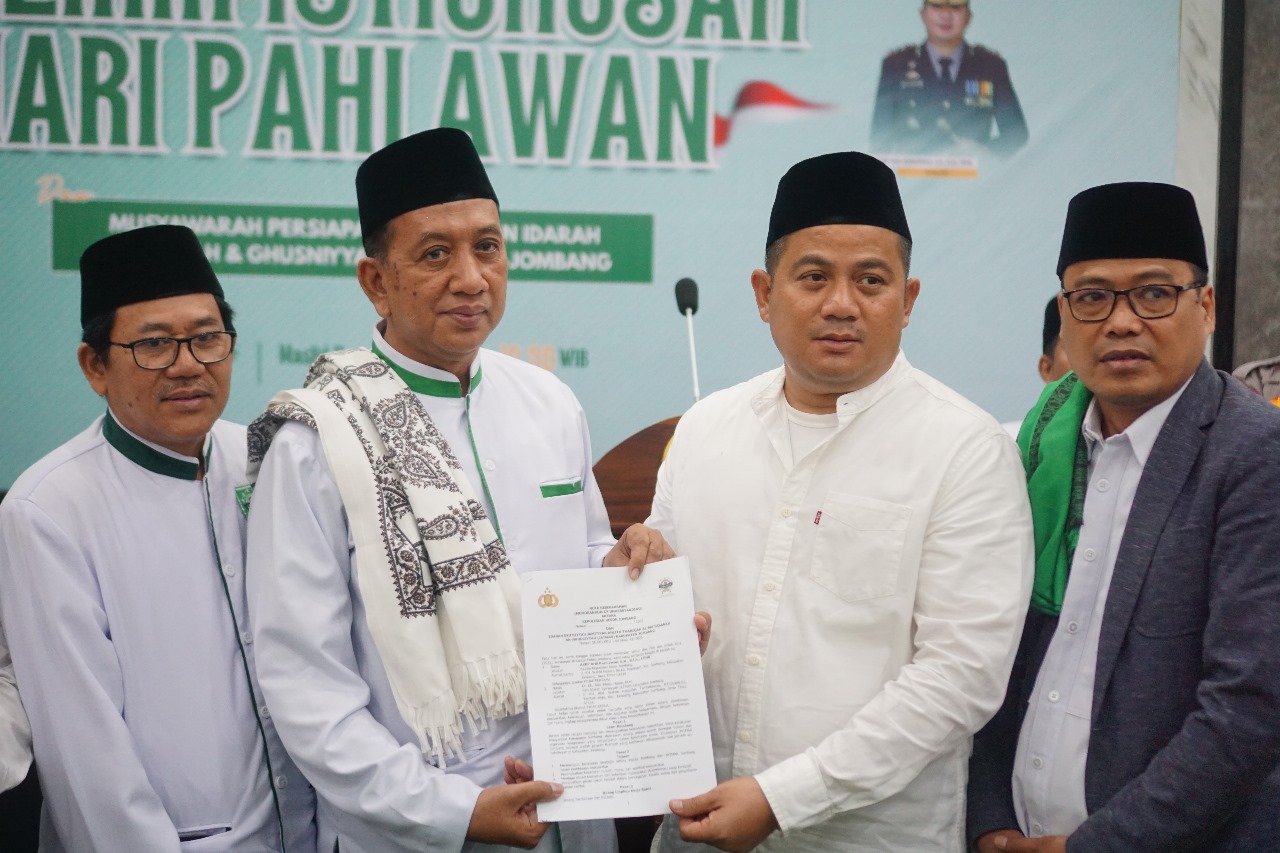 Polres Jombang bersama Jamiyyah Ahlith Thariqah Al Mutabarah An Nahdliyyah (JATMAN) Kabupaten Jombang menggelar Dzikir Istighatsah.