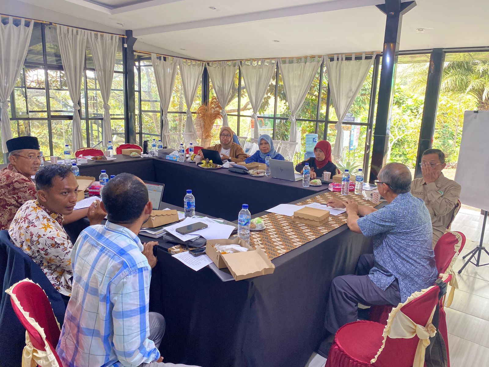 Akademi Buah Nusantara (ABN) bersama UPN Veteran Jawa Timur membentuk tim taskforce dan menggelar rapat kerja (raker) pada Sabtu&ndash;Minggu, 15 - 17 November 2025, di De Durian Park Wonosalam, Jombang.