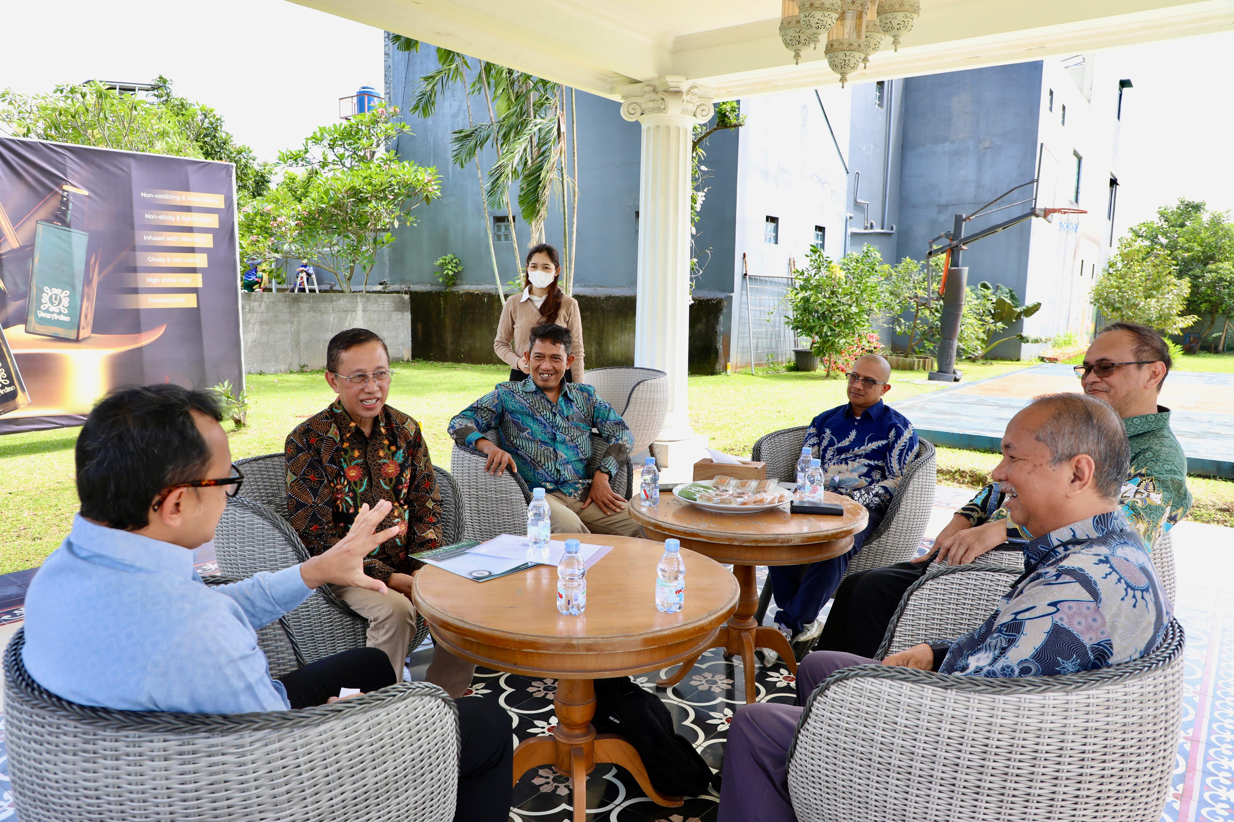 Wakil Menteri Dalam Negeri Indonesia, Bima Arya Sugiarto, menyambut hangat kehadiran Akademi Buah Nusantara (ABN) yang resmi berdiri di Jombang, Jawa Timur.