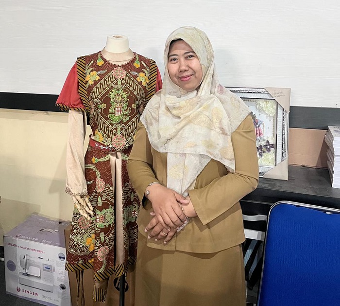 Guru SMK Negeri Gudo Arini Nur Aini SPd